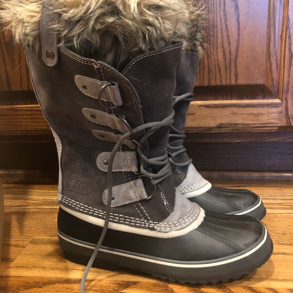 Women’s Joan of Arctic Sorel Boots Size 9
